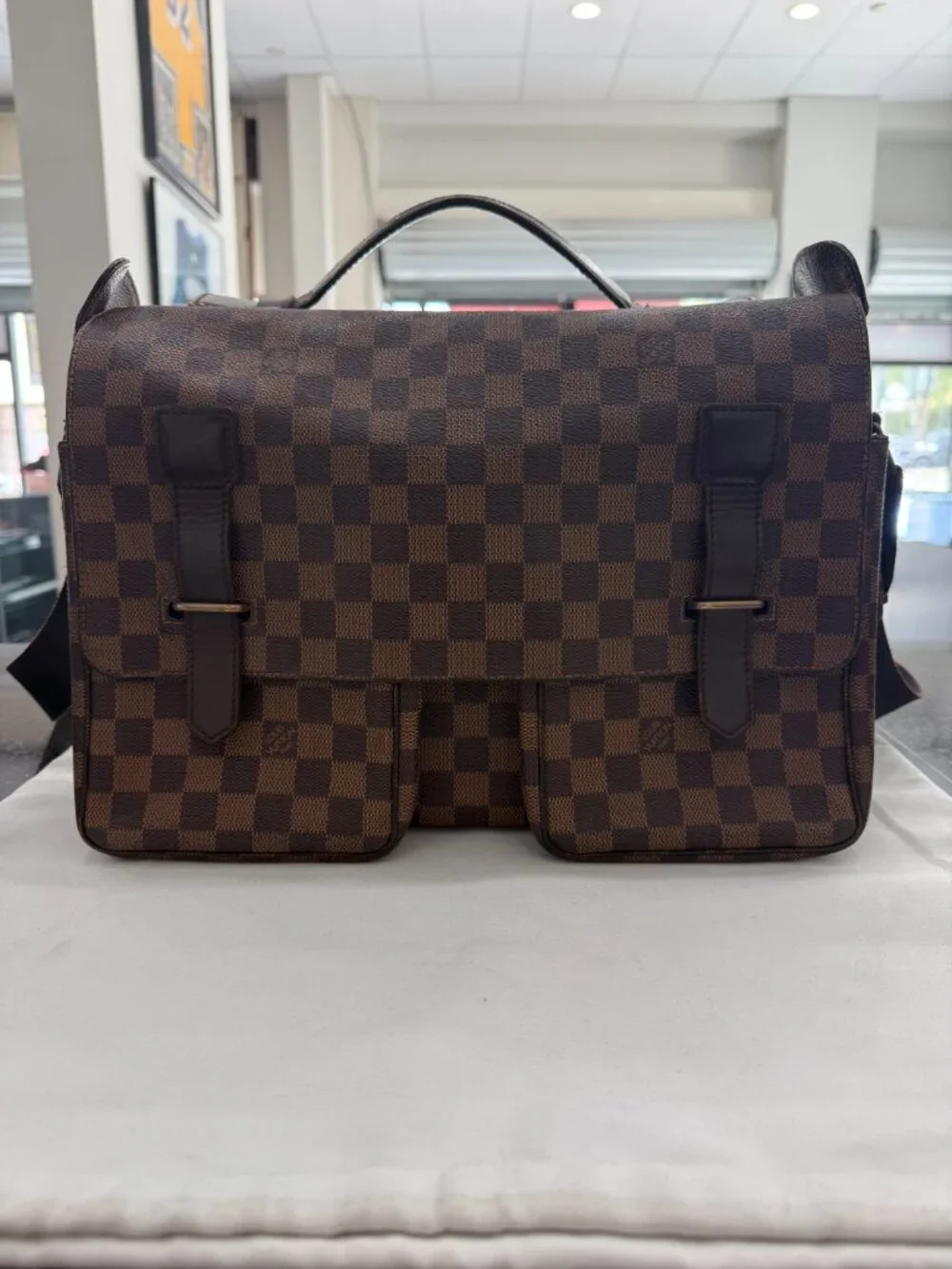 Share Louis Vuitton Damier Ebene Broadway Messenger Bag